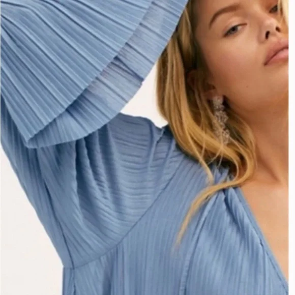 Free People Oversized Pleated Bell Sleeve Mini Dress S  Bohemian Relaxed Fit - Picture 4 of 14